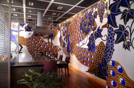 ロイヤルオークホテル：ステーキレストランの壁画